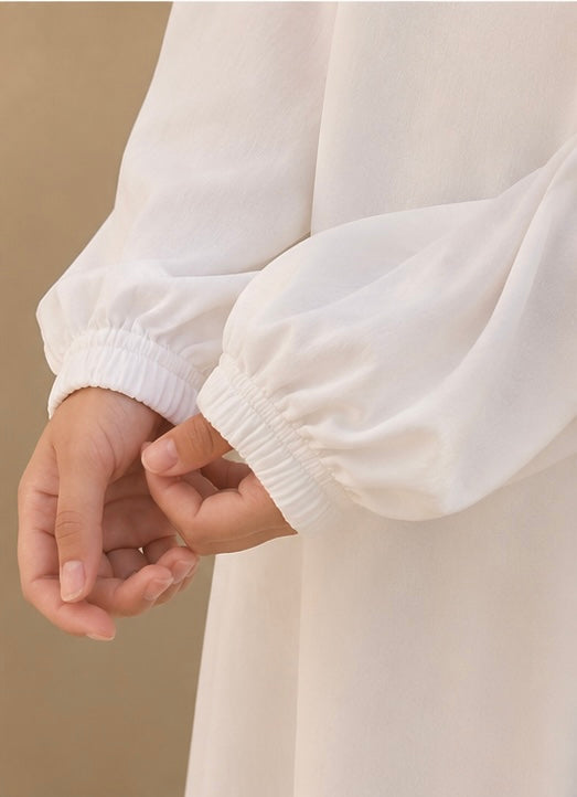 Nada White Abaya - Front Close