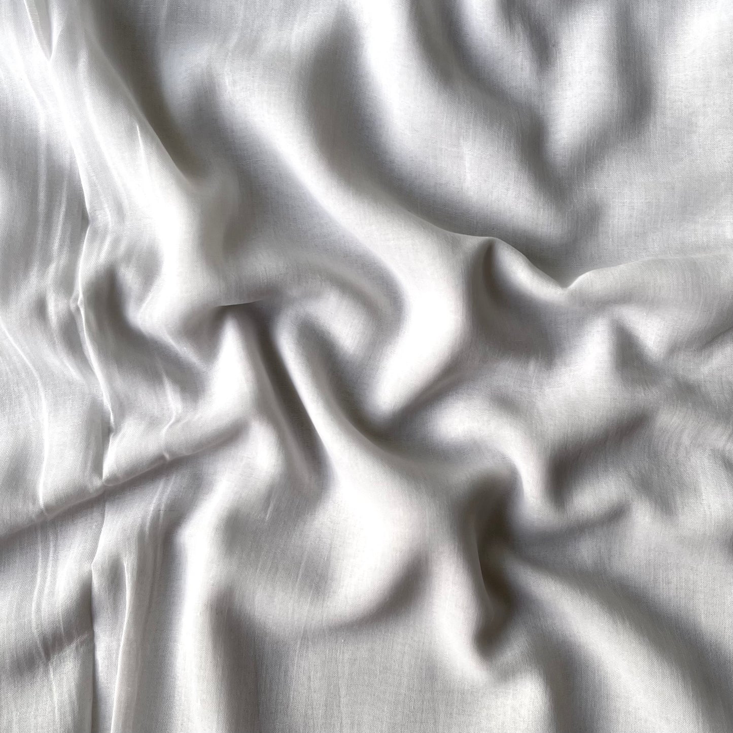 Crinkle Lawn - White